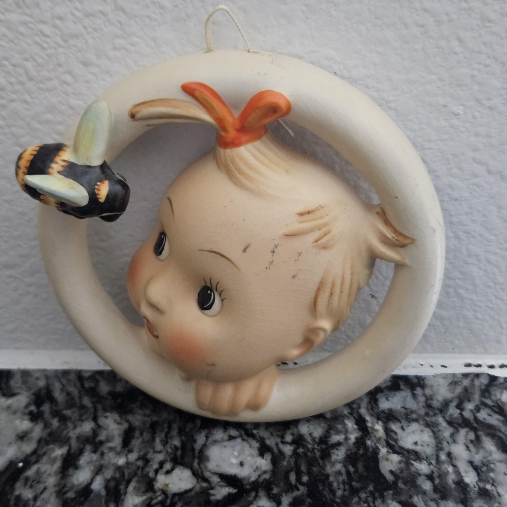 vintage Goebel Hummel Ba-Bee Ring wall plaque 30/0B